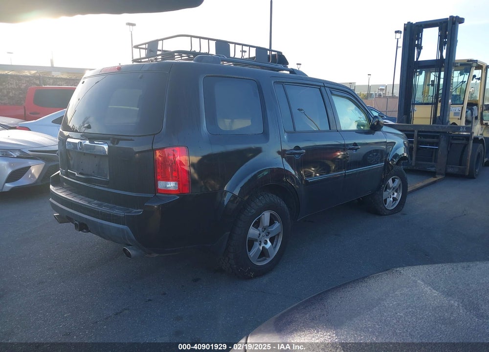 2011 HONDA PILOT EX-L VIN: 5FNYF3H57BB010578
