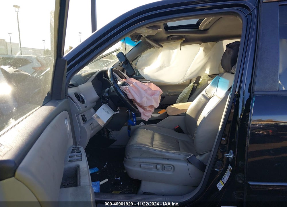 2011 HONDA PILOT EX-L VIN: 5FNYF3H57BB010578