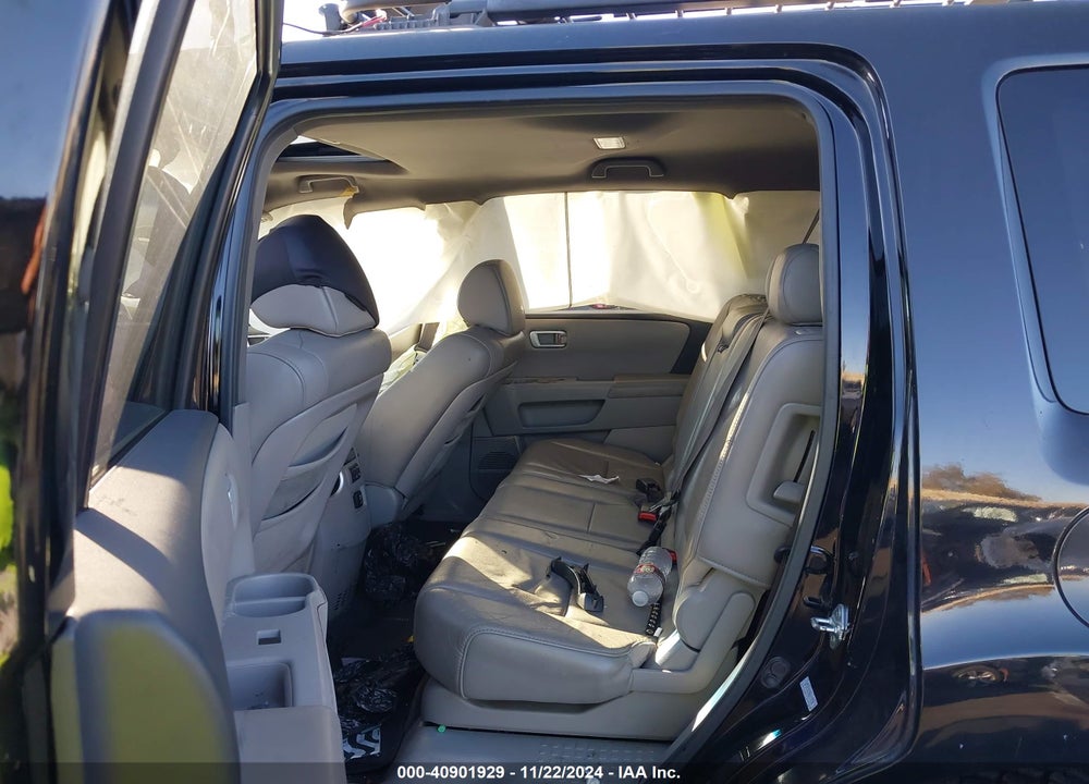 2011 HONDA PILOT EX-L VIN: 5FNYF3H57BB010578