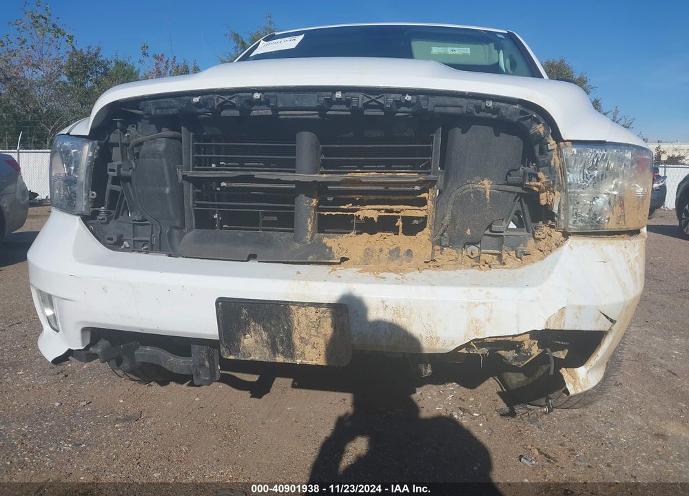2019 RAM 1500 CLASSIC EXPRESS  4X4 6'4" BOX VIN: 1C6RR7FG9KS527933