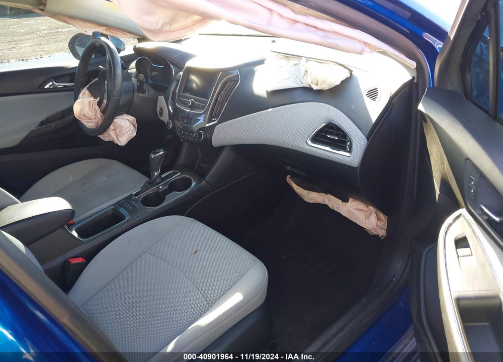 2019 CHEVROLET CRUZE VIN: 1G1BE5SM3K7104055