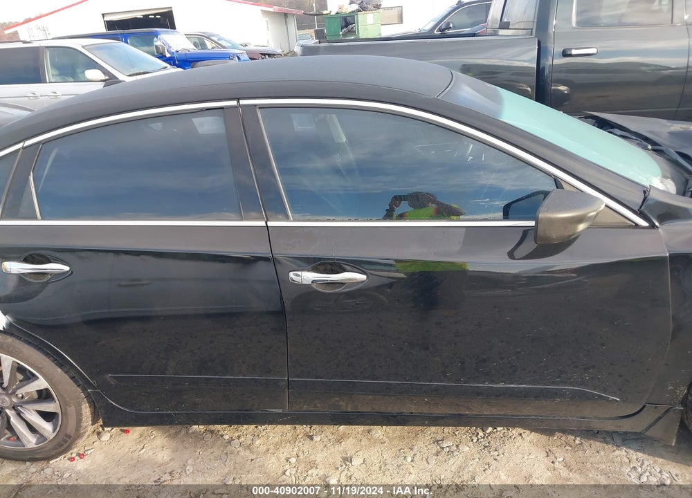 2017 NISSAN ALTIMA VIN: 1N4AL3APXHC255649
