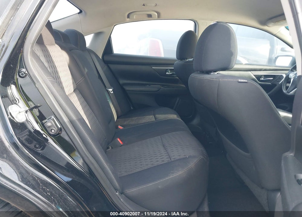 2017 NISSAN ALTIMA VIN: 1N4AL3APXHC255649