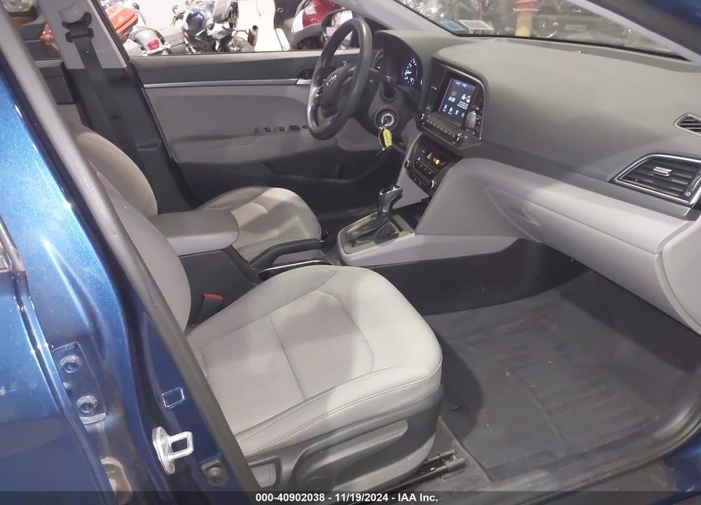 2018 HYUNDAI ELANTRA SE VIN: 5NPD74LF6JH398632
