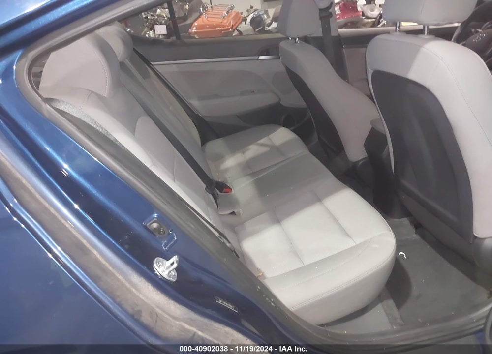2018 HYUNDAI ELANTRA SE VIN: 5NPD74LF6JH398632