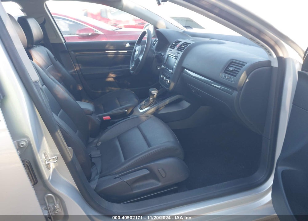 2010 VOLKSWAGEN JETTA SE VIN: 3VWRX7AJ1AM067558