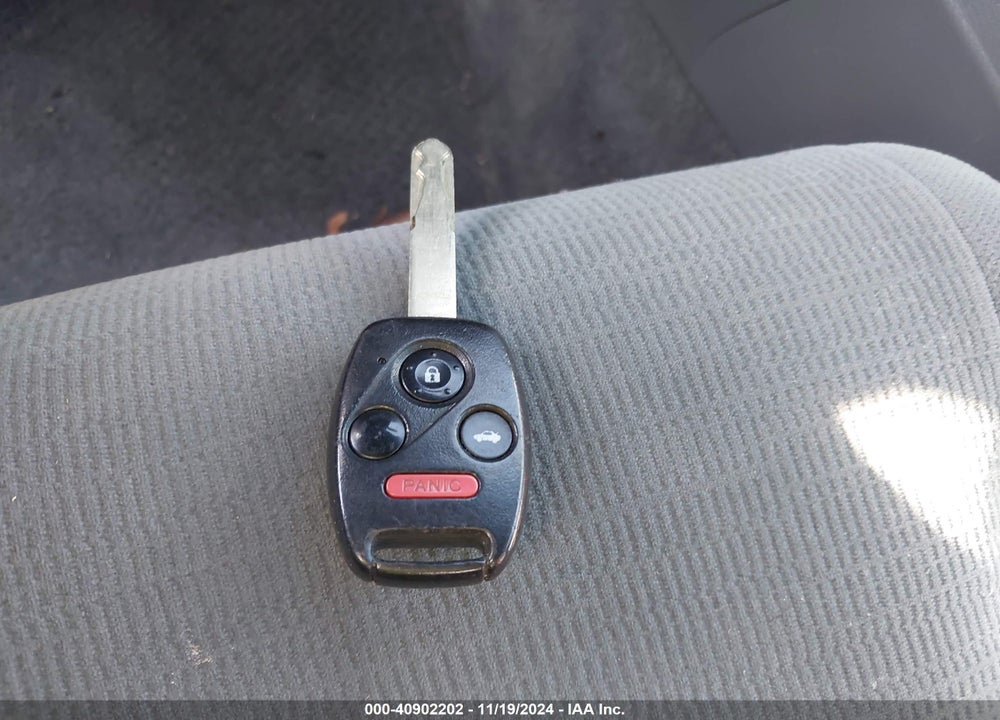 2006 HONDA ACCORD 2.4 VP VIN: 1HGCM56136A079408