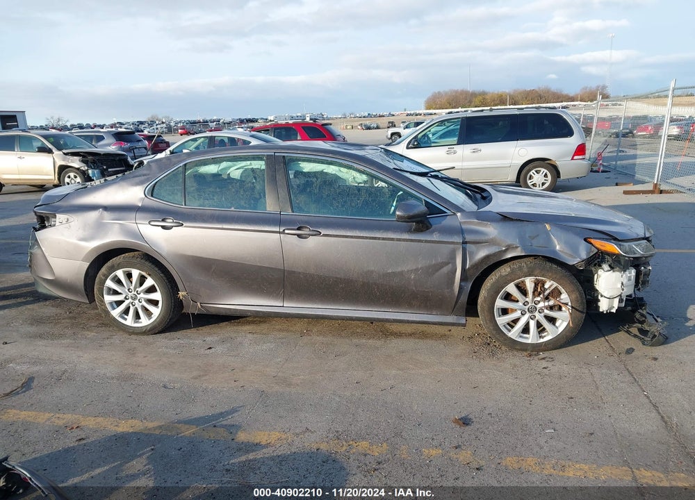 2019 TOYOTA CAMRY LE VIN: 4T1B11HK8KU688533