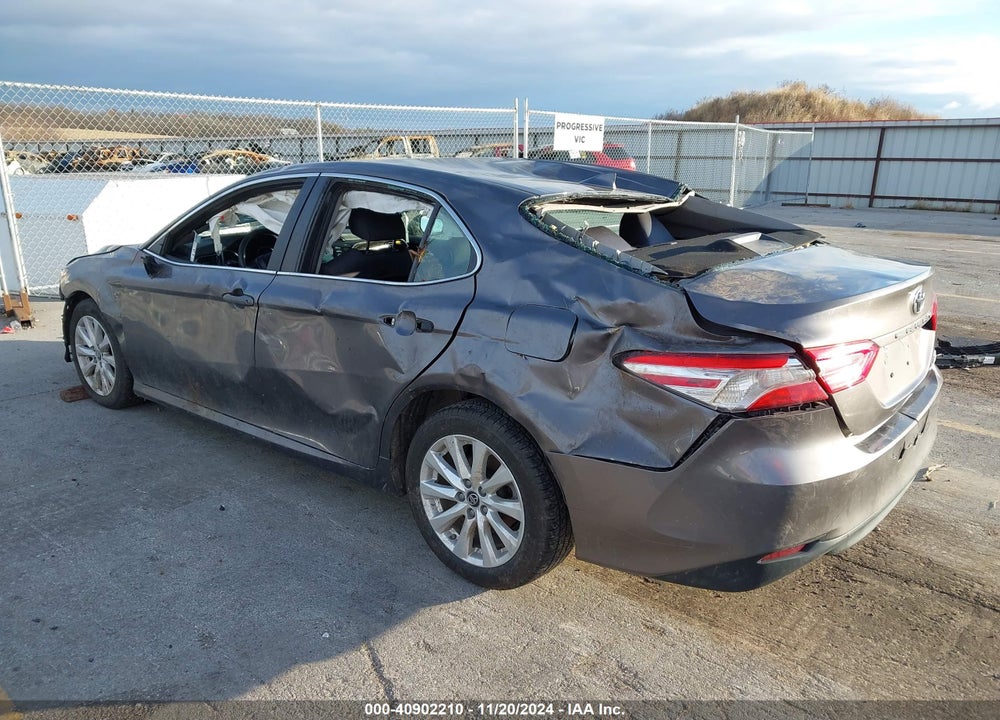 2019 TOYOTA CAMRY LE VIN: 4T1B11HK8KU688533