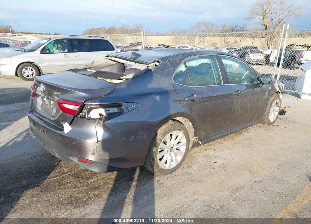 2019 TOYOTA CAMRY LE VIN: 4T1B11HK8KU688533