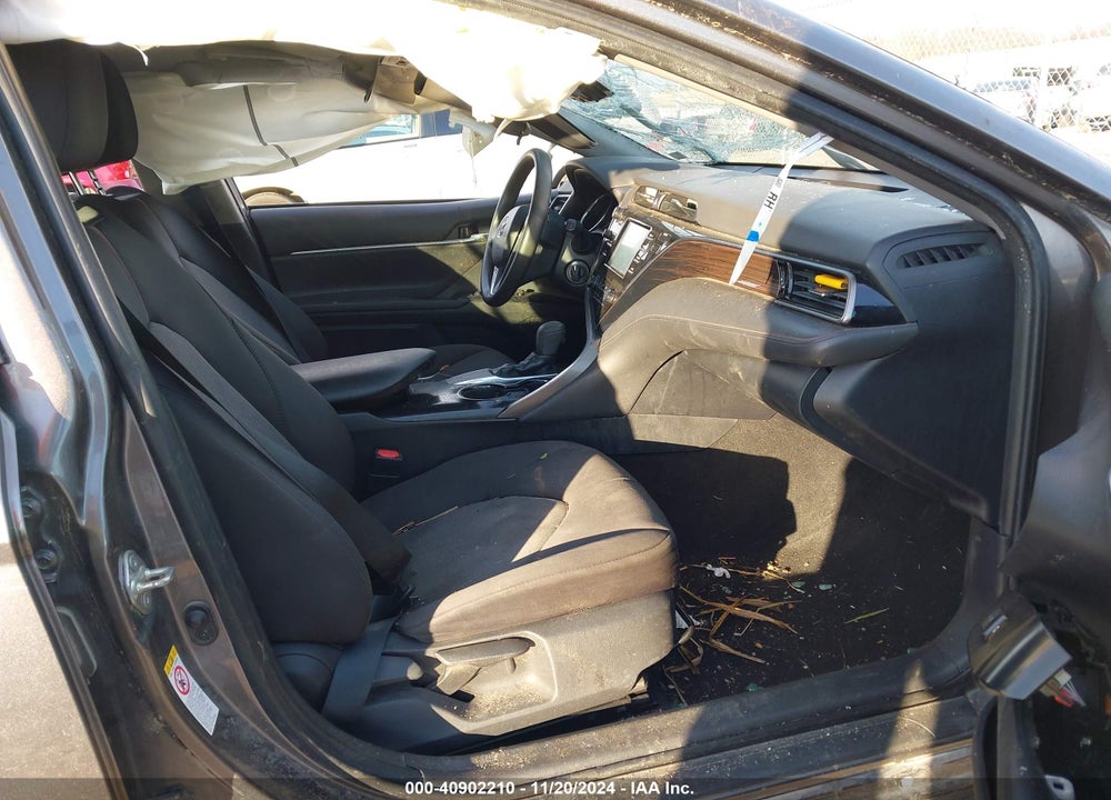 2019 TOYOTA CAMRY LE VIN: 4T1B11HK8KU688533