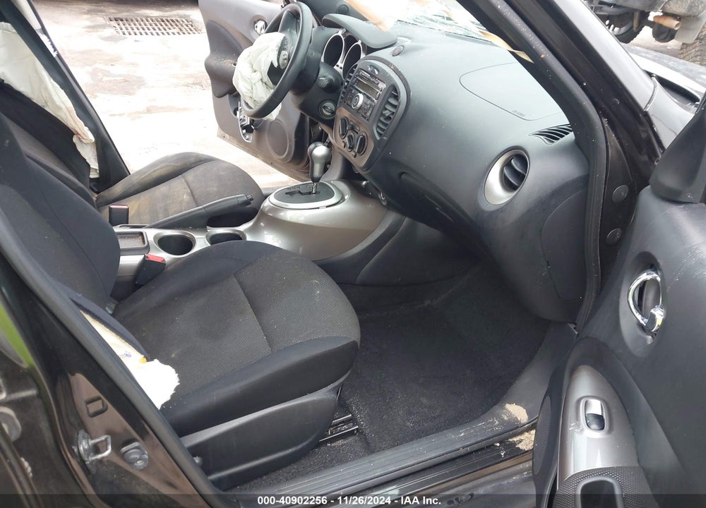 2011 NISSAN JUKE S VIN: JN8AF5MR3BT021813