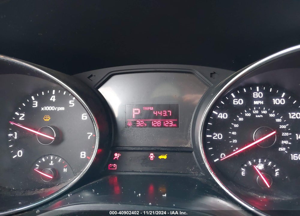 2016 KIA SEDONA LX VIN: KNDMB5C18G6191431