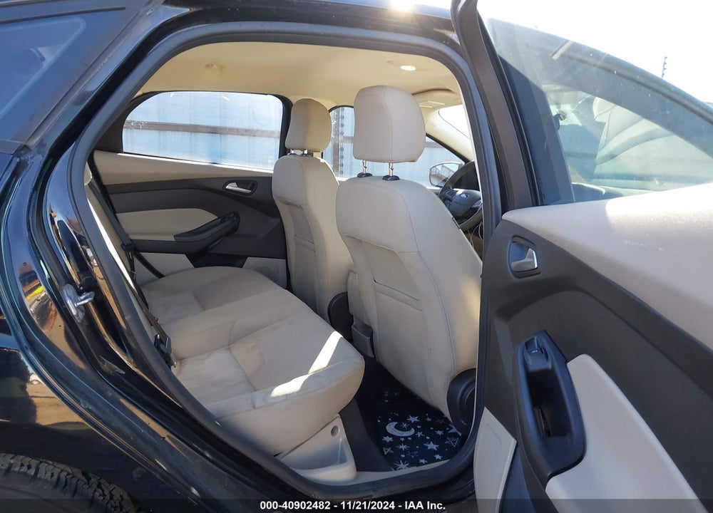2016 FORD FOCUS SE VIN: 1FADP3F22GL293468