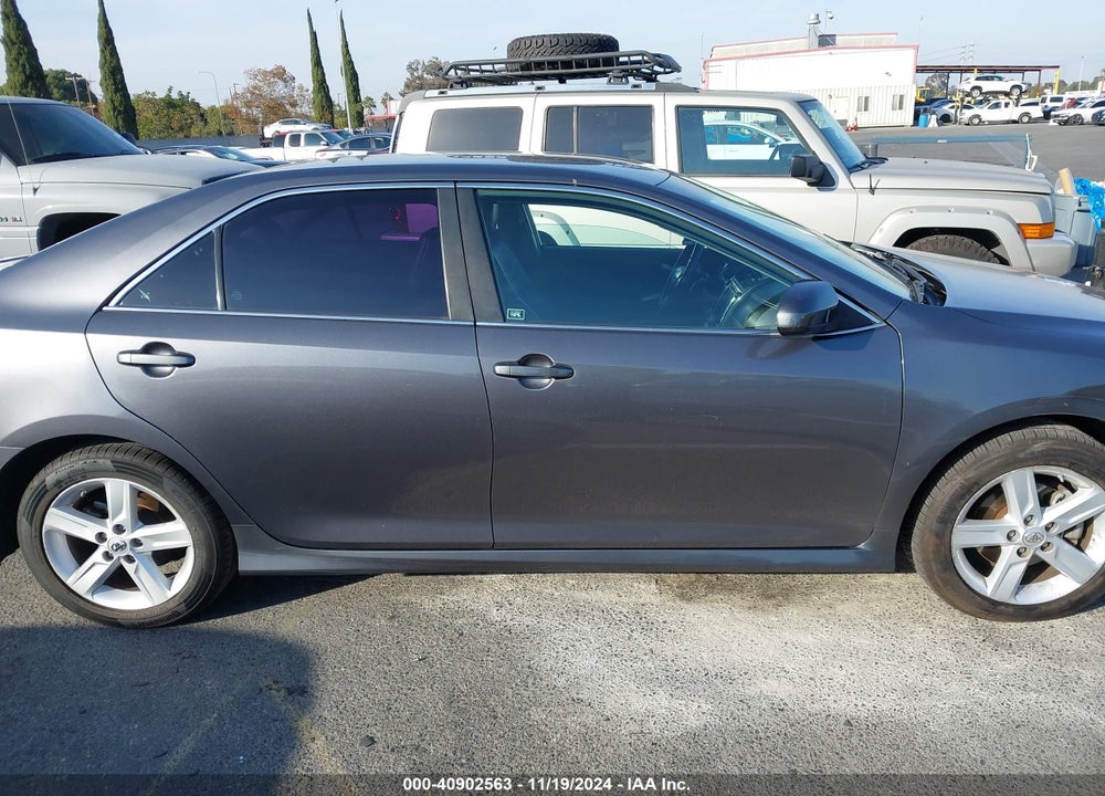 2014 TOYOTA CAMRY SE VIN: 4T1BF1FK1EU442657