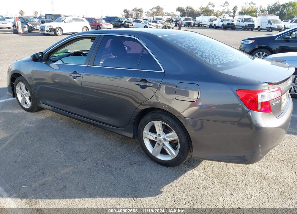 2014 TOYOTA CAMRY SE VIN: 4T1BF1FK1EU442657