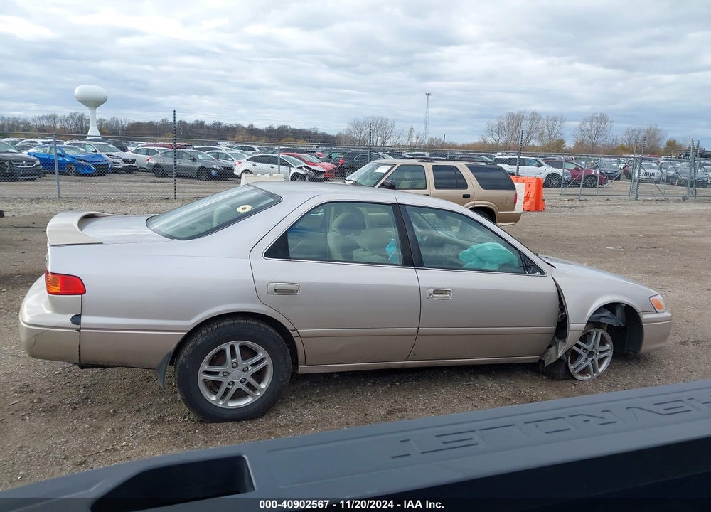 2001 TOYOTA CAMRY LE VIN: 4T1BG22K01U110437