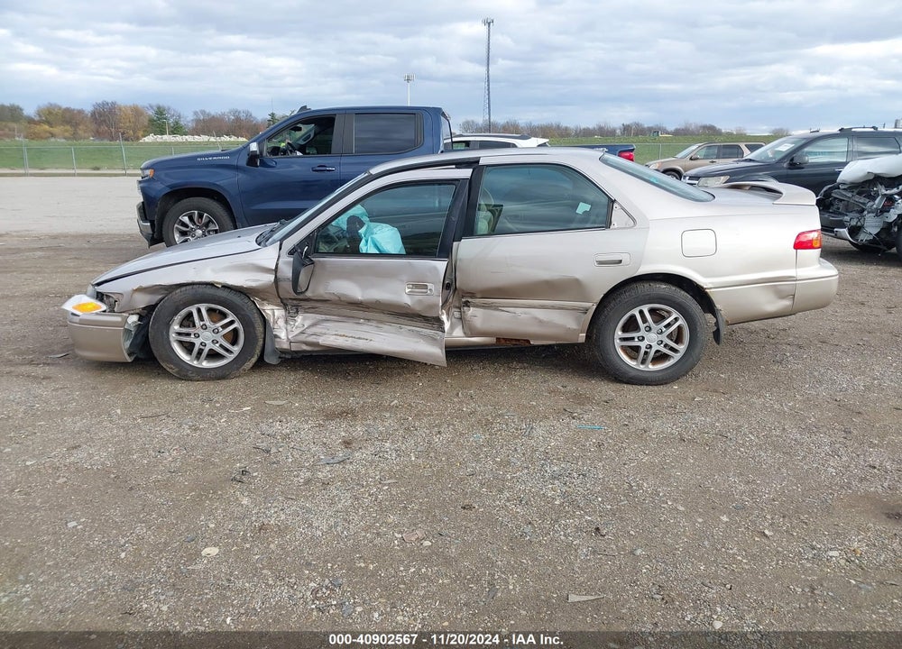 2001 TOYOTA CAMRY LE VIN: 4T1BG22K01U110437
