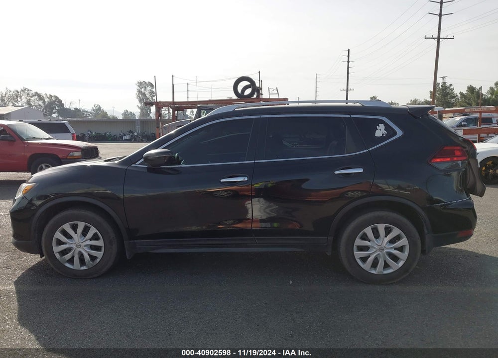 2017 NISSAN ROGUE S VIN: KNMAT2MT2HP580379
