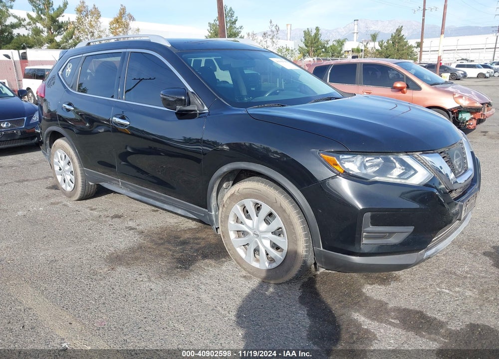 2017 NISSAN ROGUE S VIN: KNMAT2MT2HP580379