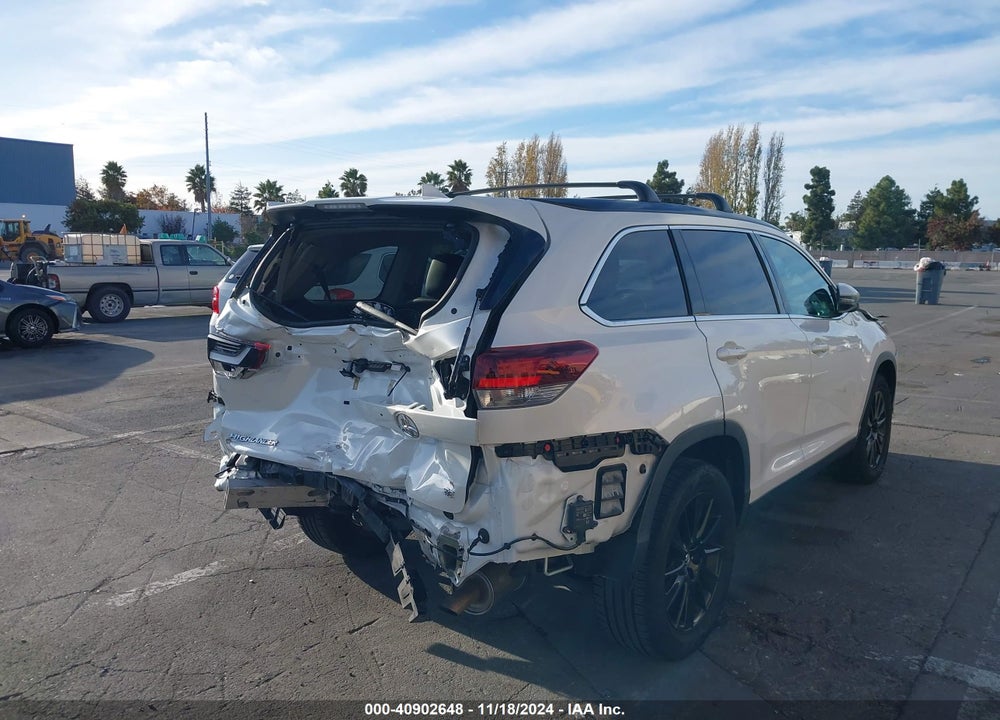 2019 TOYOTA HIGHLANDER SE VIN: 5TDKZRFHXKS569373