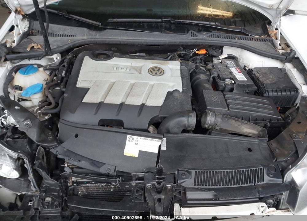 2011 VOLKSWAGEN JETTA SPORTWAGEN 2.0L TDI VIN: 3VWPL7AJ4BM637444