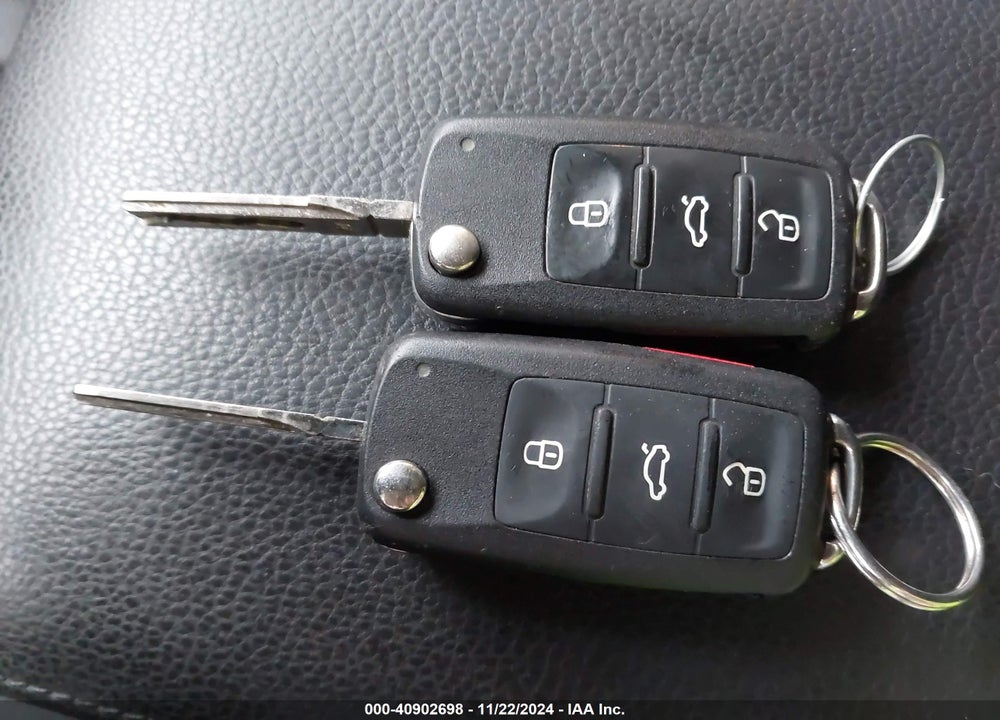 2011 VOLKSWAGEN JETTA SPORTWAGEN 2.0L TDI VIN: 3VWPL7AJ4BM637444