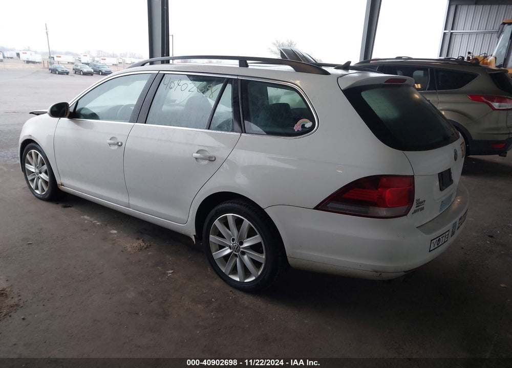 2011 VOLKSWAGEN JETTA SPORTWAGEN 2.0L TDI VIN: 3VWPL7AJ4BM637444