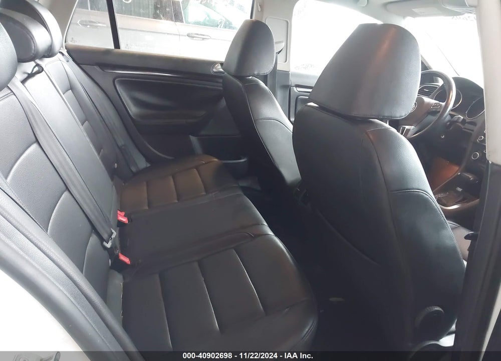 2011 VOLKSWAGEN JETTA SPORTWAGEN 2.0L TDI VIN: 3VWPL7AJ4BM637444