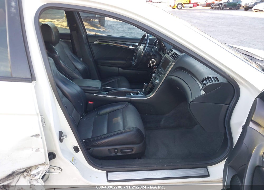 2008 ACURA TL TYPE S VIN: 19UUA766X8A011095