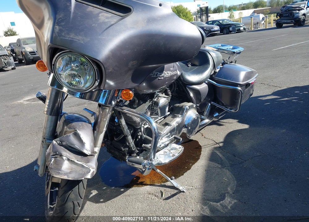 2015 HARLEY-DAVIDSON FLHX STREET GLIDE VIN: 1HD1KBM38FB605006