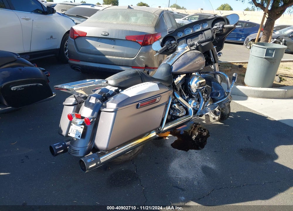 2015 HARLEY-DAVIDSON FLHX STREET GLIDE VIN: 1HD1KBM38FB605006