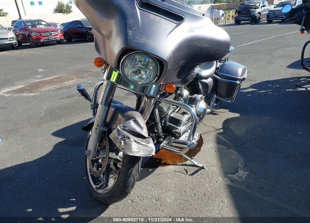 2015 HARLEY-DAVIDSON FLHX STREET GLIDE VIN: 1HD1KBM38FB605006