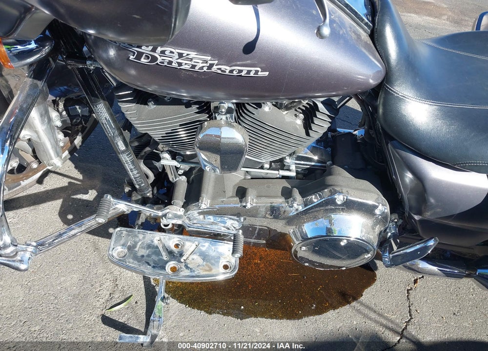 2015 HARLEY-DAVIDSON FLHX STREET GLIDE VIN: 1HD1KBM38FB605006