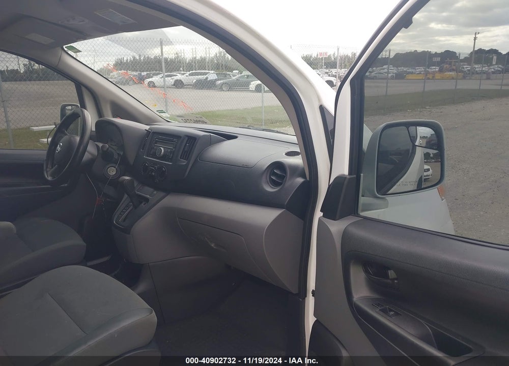 2017 NISSAN NV200 S VIN: 3N6CM0KN5HK715285