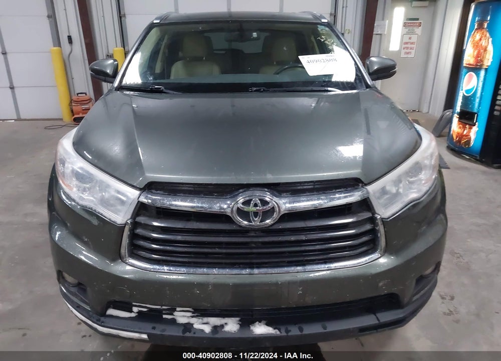 2014 TOYOTA HIGHLANDER XLE V6 VIN: 5TDJKRFH5ES005585