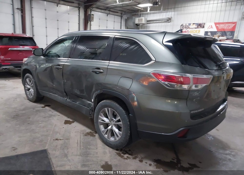 2014 TOYOTA HIGHLANDER XLE V6 VIN: 5TDJKRFH5ES005585