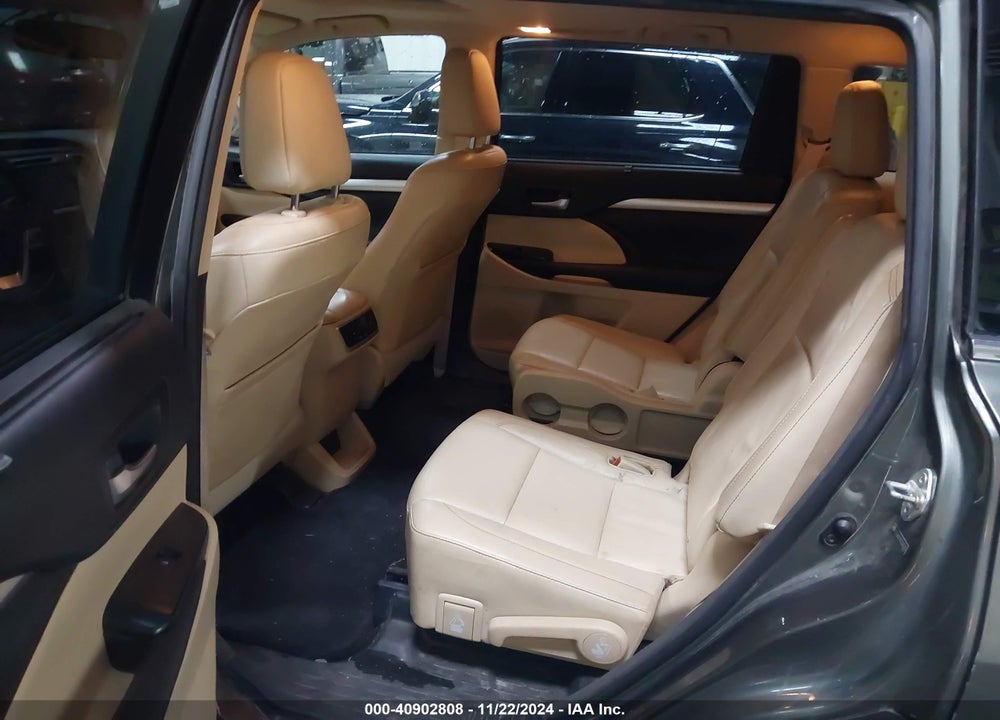 2014 TOYOTA HIGHLANDER XLE V6 VIN: 5TDJKRFH5ES005585