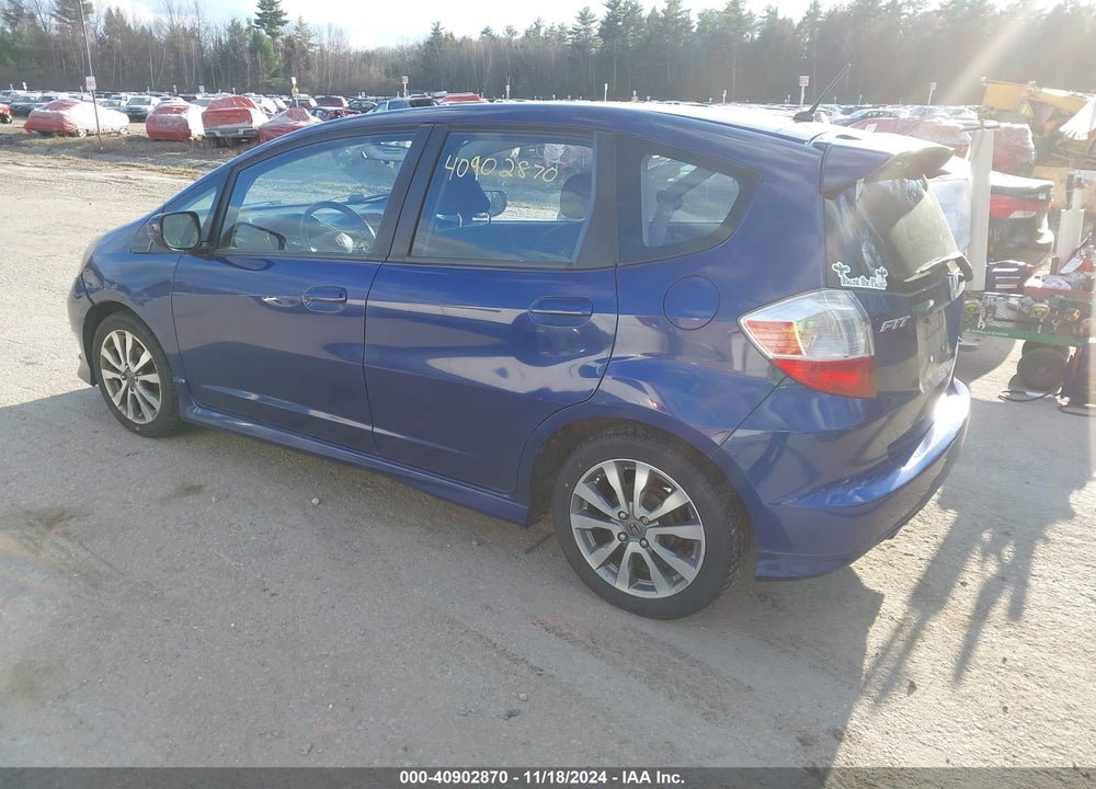 2013 HONDA FIT SPORT VIN: JHMGE8G59DC004048