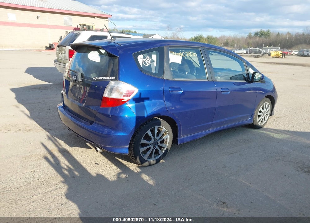 2013 HONDA FIT SPORT VIN: JHMGE8G59DC004048