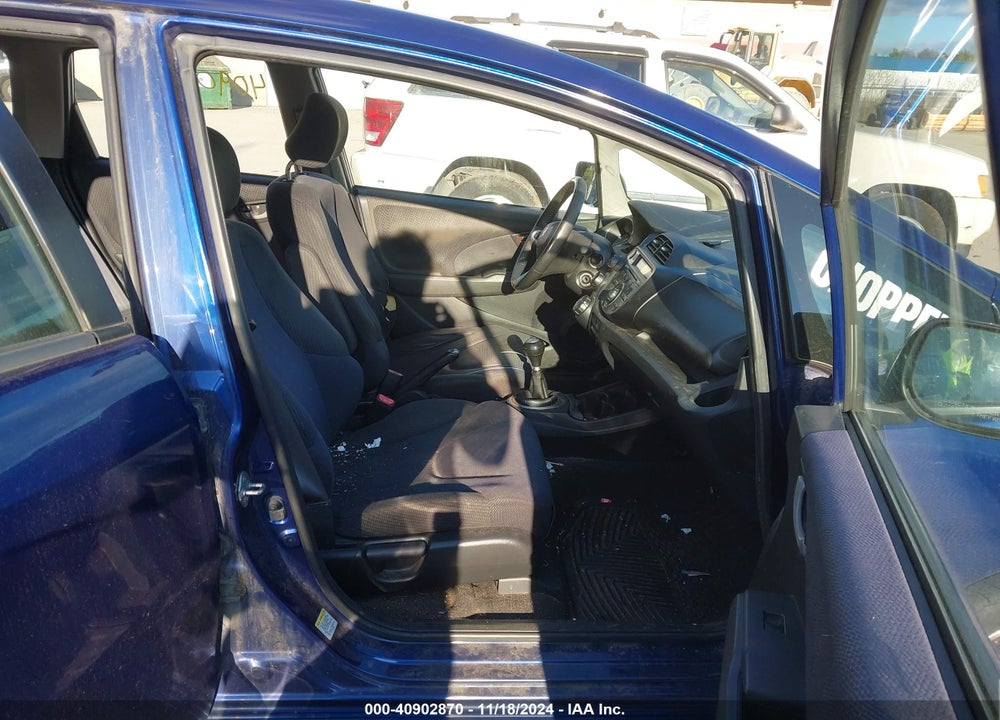2013 HONDA FIT SPORT VIN: JHMGE8G59DC004048
