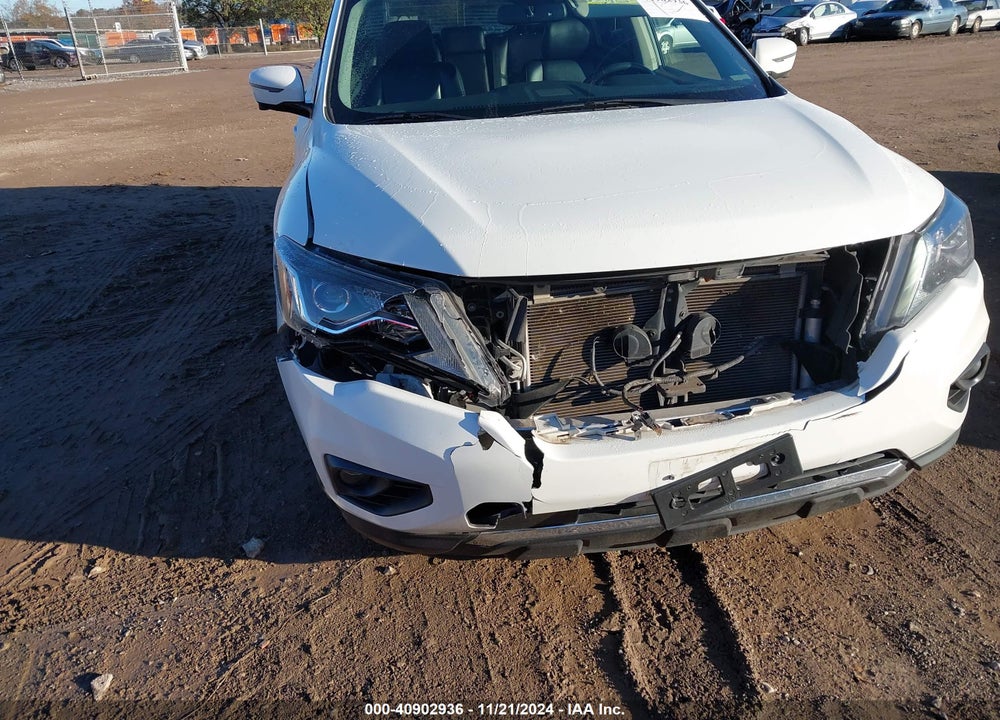 2018 NISSAN PATHFINDER SL VIN: 5N1DR2MM8JC623412