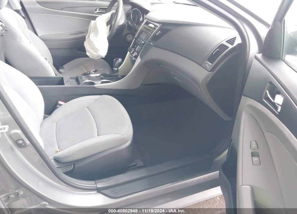 2014 HYUNDAI SONATA GLS VIN: 5NPEB4AC3EH821684