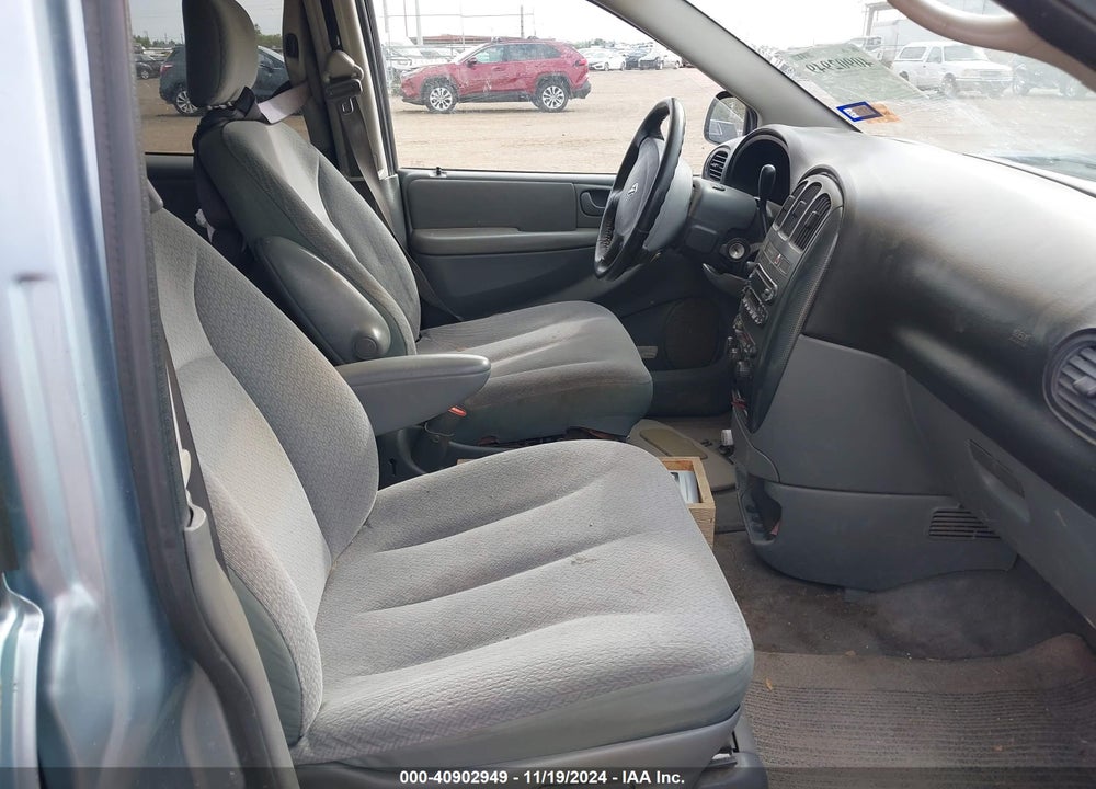 2005 DODGE GRAND CARAVAN SXT VIN: 2D4GP44L05R492034