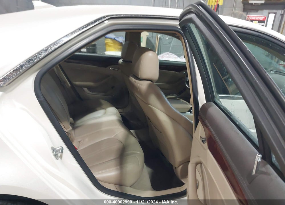 2011 CADILLAC CTS LUXURY VIN: 1G6DG5EY7B0124152