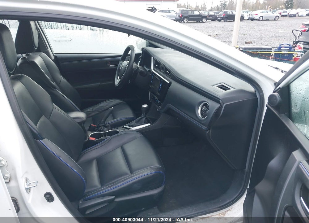 2018 TOYOTA COROLLA XSE VIN: 5YFBURHE9JP844353