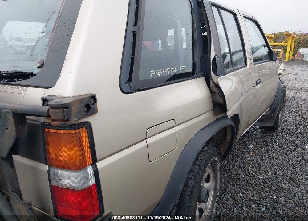 1994 NISSAN PATHFINDER LE/SE/XE VIN: JN8HD17Y7RW203815