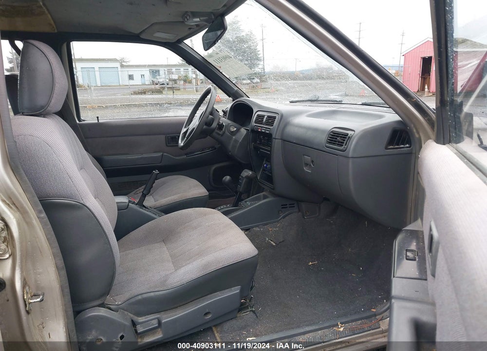 1994 NISSAN PATHFINDER LE/SE/XE VIN: JN8HD17Y7RW203815