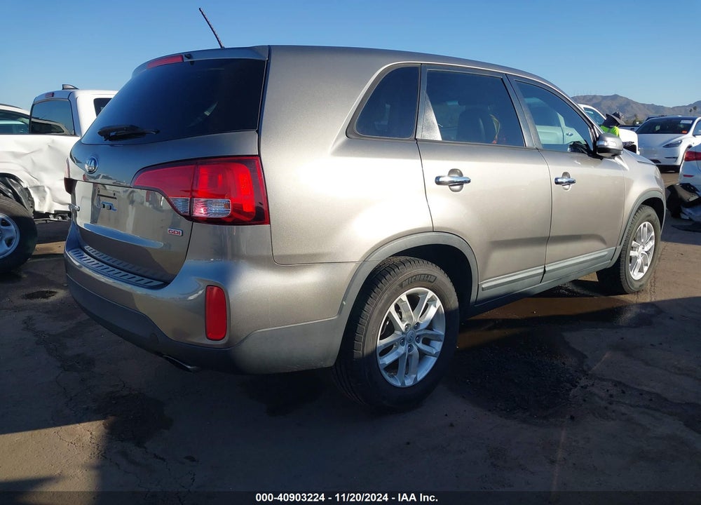 2015 KIA SORENTO LX VIN: 5XYKT3A62FG629573