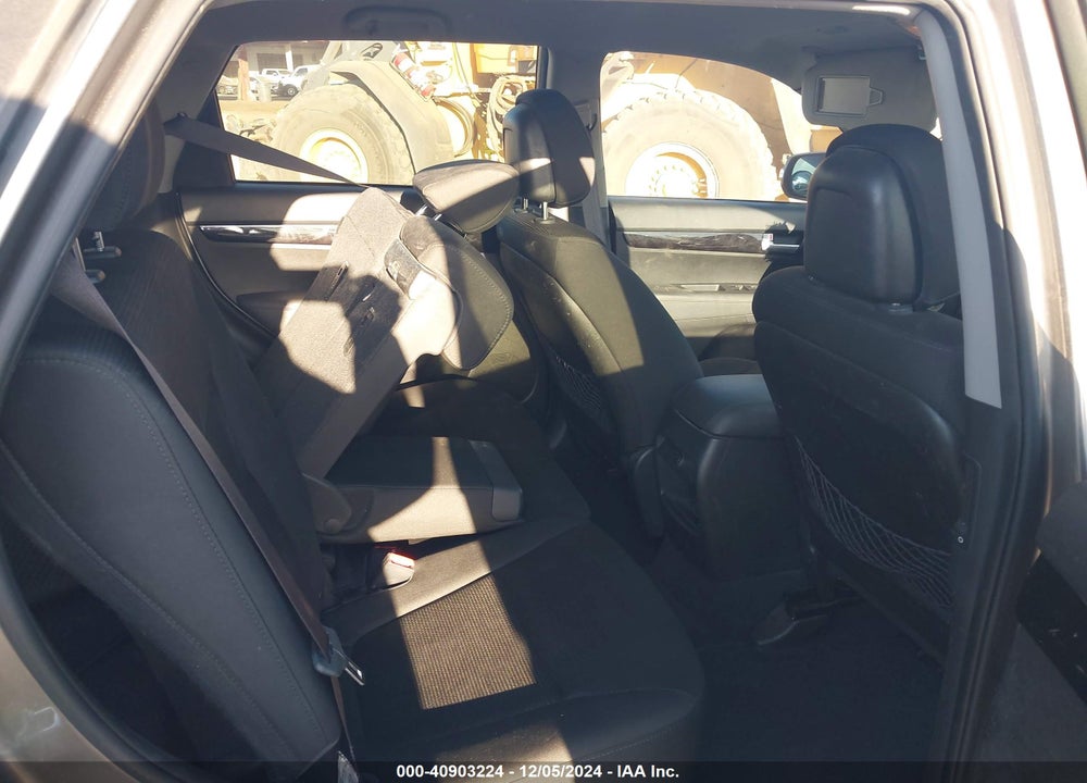 2015 KIA SORENTO LX VIN: 5XYKT3A62FG629573